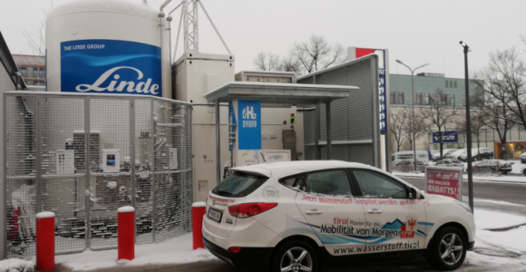 hyundai ix35 tucson fcev_hydrochan_innsbruck_münchen_munich_refuelling station_08012019_allguth kreillerstrasse the linde group h2 wasserstoff_tirol pionier mobilität von morgen testpilot