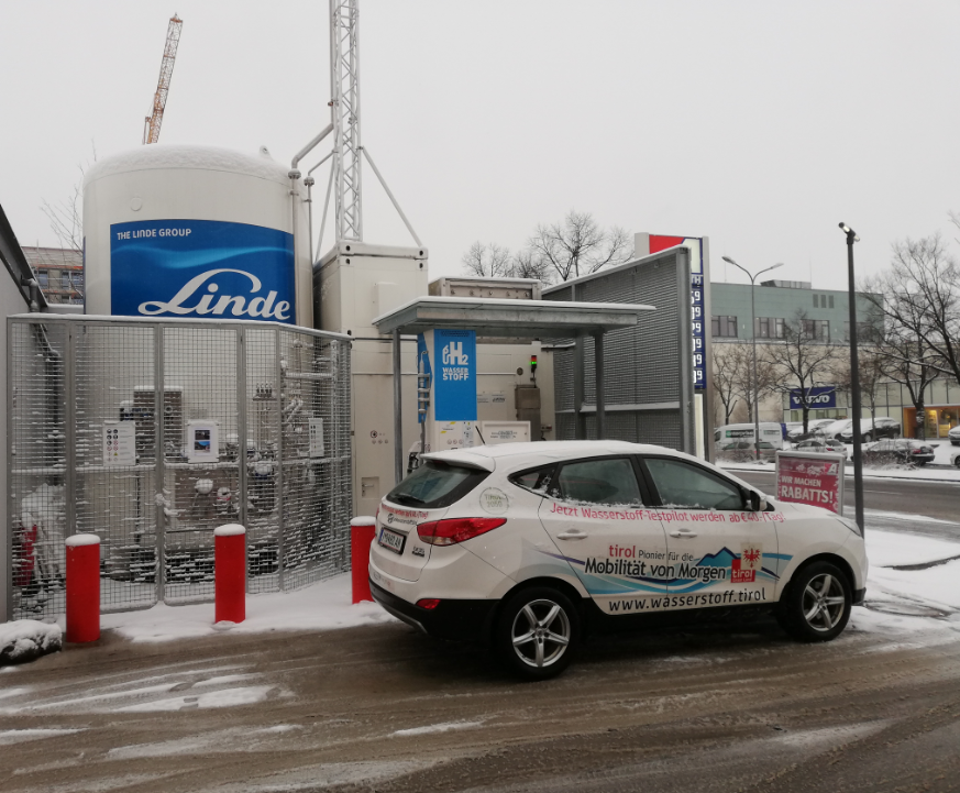 hyundai ix35 tucson fcev_hydrochan_innsbruck_münchen_munich_refuelling station_08012019_allguth kreillerstrasse the linde group h2 wasserstoff_tirol pionier mobilität von morgen testpilot