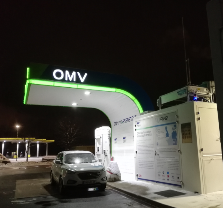 hyundai ix35 tucson fcev_hydrochan_innsbruck_münchen_munich_refuelling station_08012019_andechsstrasse omv_early morning_wasserstoff hyfive