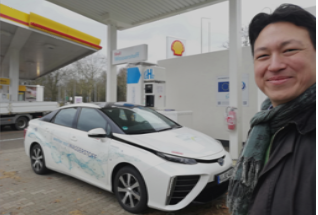 IMG_20190313_1416_Toyota Mirai FCV_Mortimer hydrochan energytours_Leverkusen SHELL hydrogen station