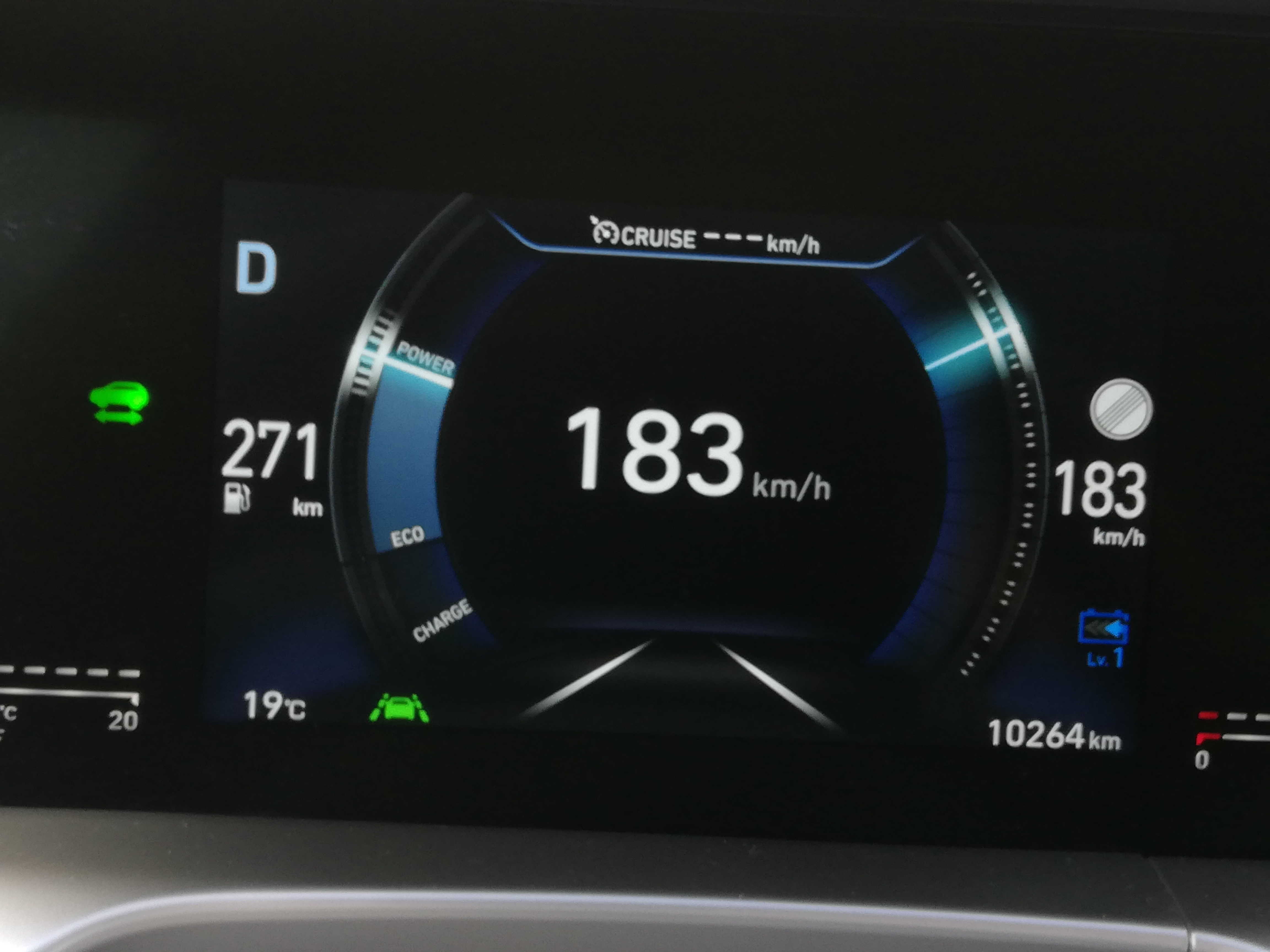 hyundai-nexo-range-test-hydrochan-Vienna-Offenbach-Innsbruck high speed tacho dashboard 183