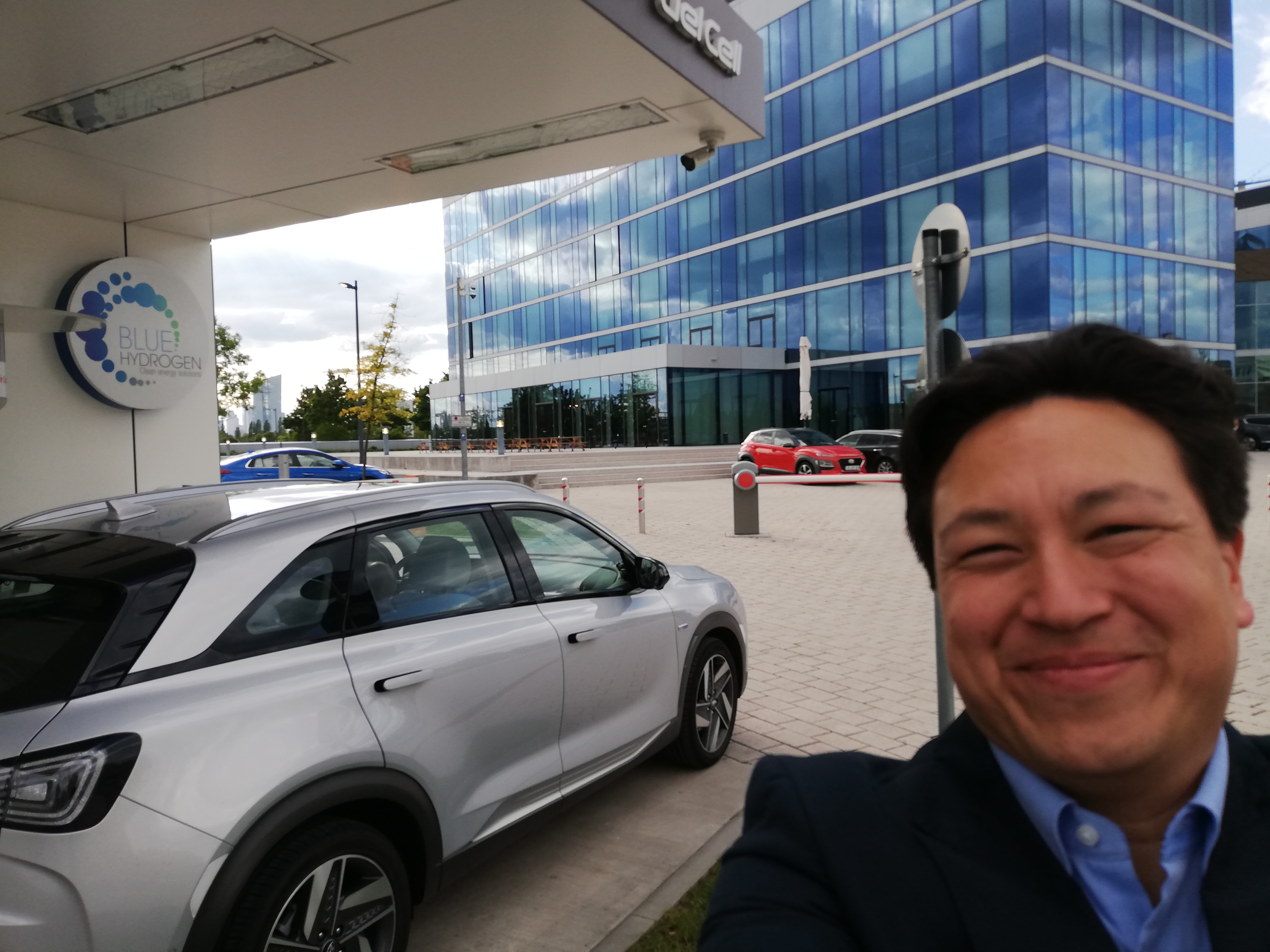 IMG_20190510_181744_hyundai-nexo-range-test-hydrochan-Vienna-Offenbach-Innsbruck_hme-motors-europe-zentrale-headquarter_mortimer-hydrochan