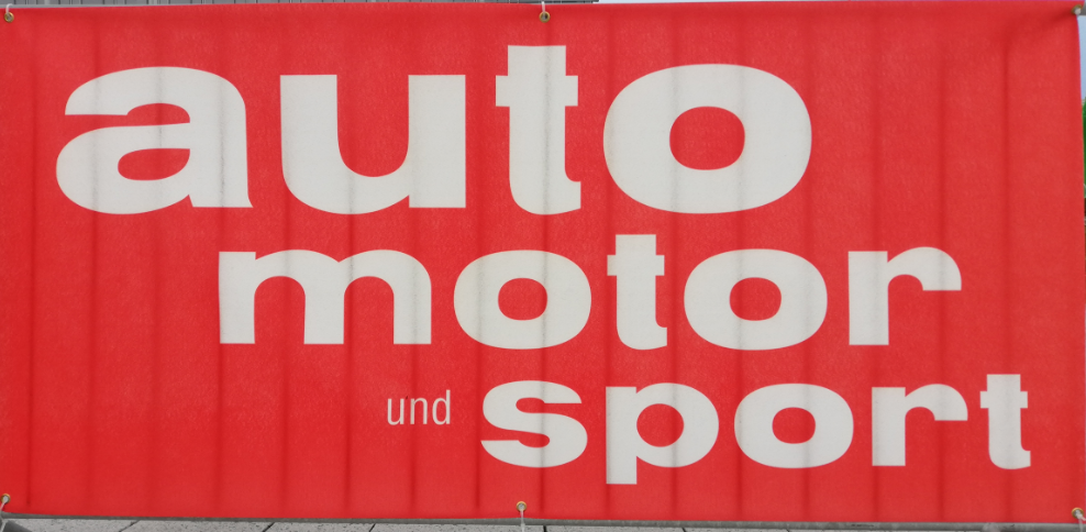 IMG_20190426_1945_i mobility rallye stuttgart_mortimer hydrochan_toyota mirai_auto motor und sport_banner rot